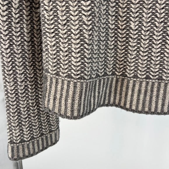 J Crew Textured‎ Chevron Pattern Sweater XL Gray White Crew Neck Long Sleeve - Picture 6 of 16